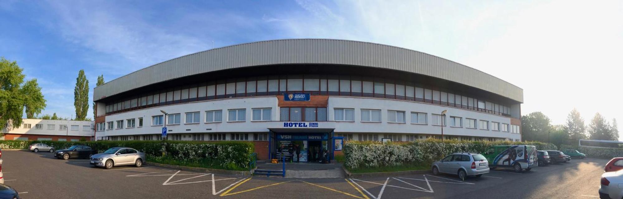 Hotel Zimni Stadion Slany Bagian luar foto