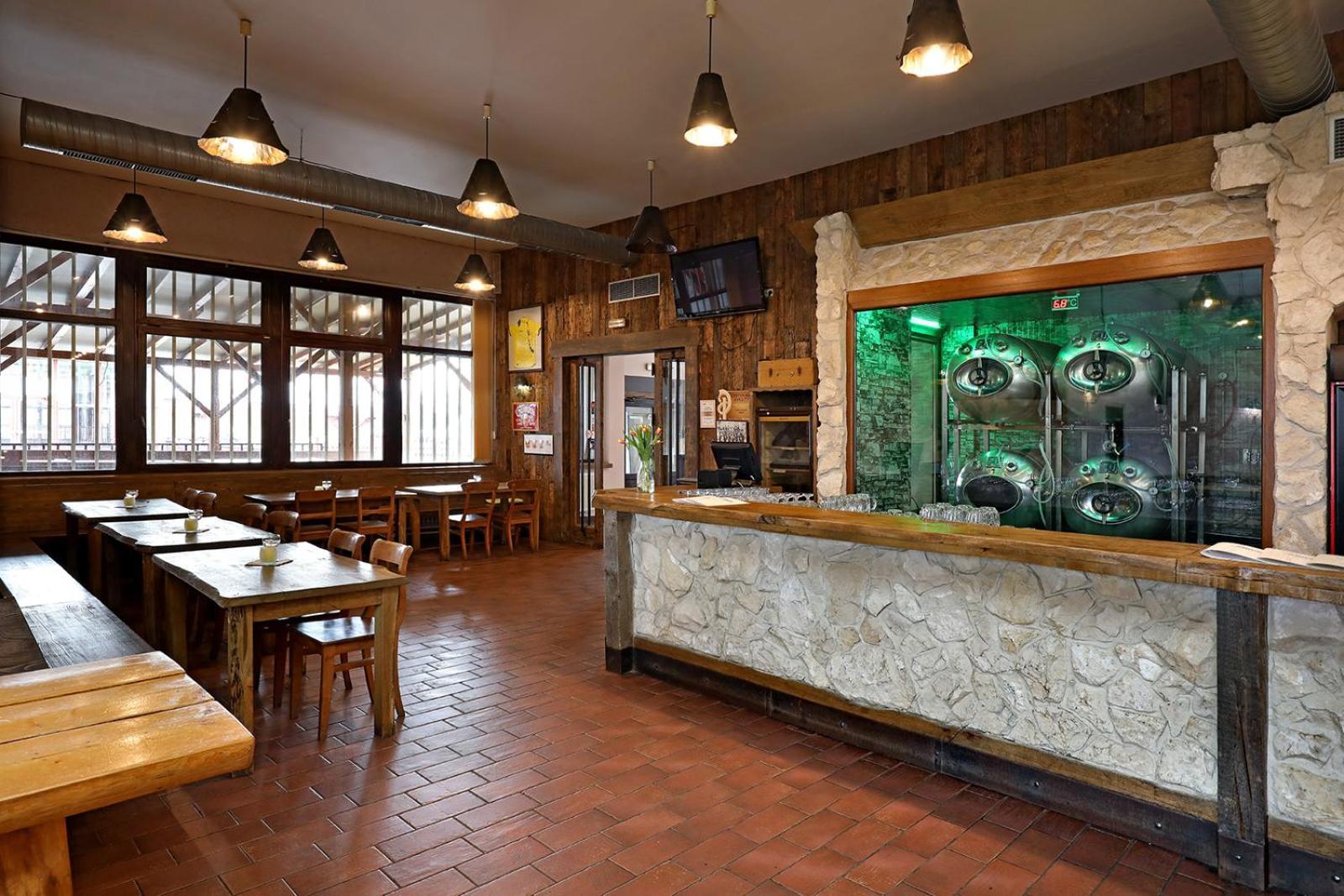 Hotel Zimni Stadion Slany Bagian luar foto
